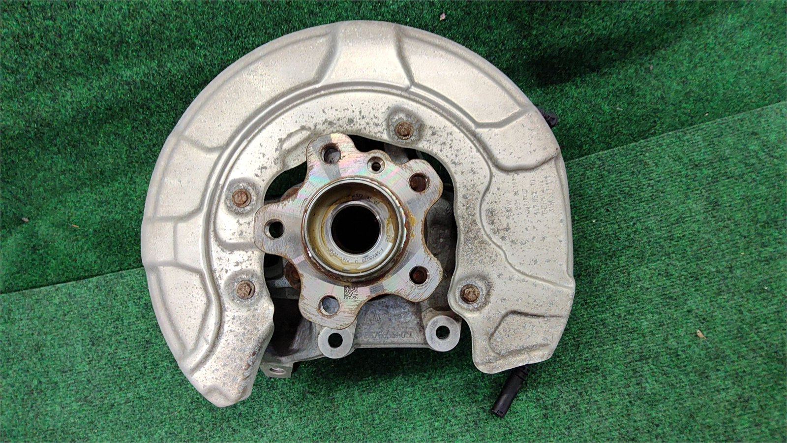 2019-2025 BMW X5 Rear Left Spindle Knuckle Hub OEM 31216869869