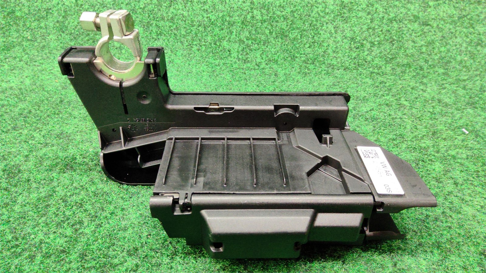 2017-2021 Audi Q7 Engine Battery Positive Terminal Clamp Control Unit 4N0915459A