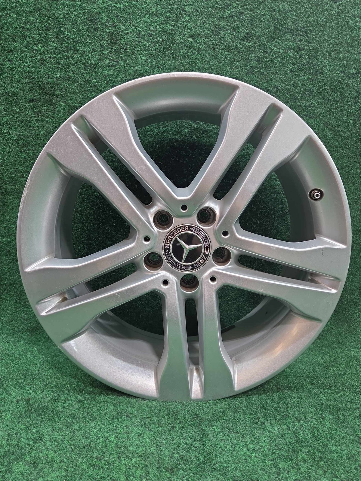 Mercedes Benz 5 Double Spoke 7jx18 Disk Wheel Oem A1564010102 / A1564011300