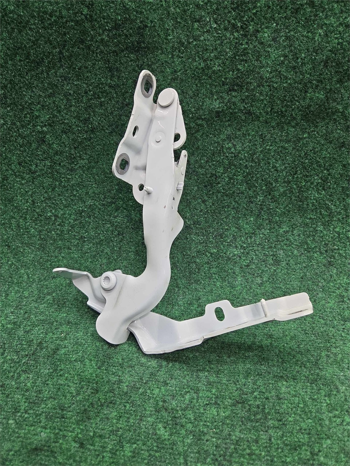 2015-2020 Mercedes Benz Gla 250 Left Front Hood Hinge White 149 Oem A1768800328