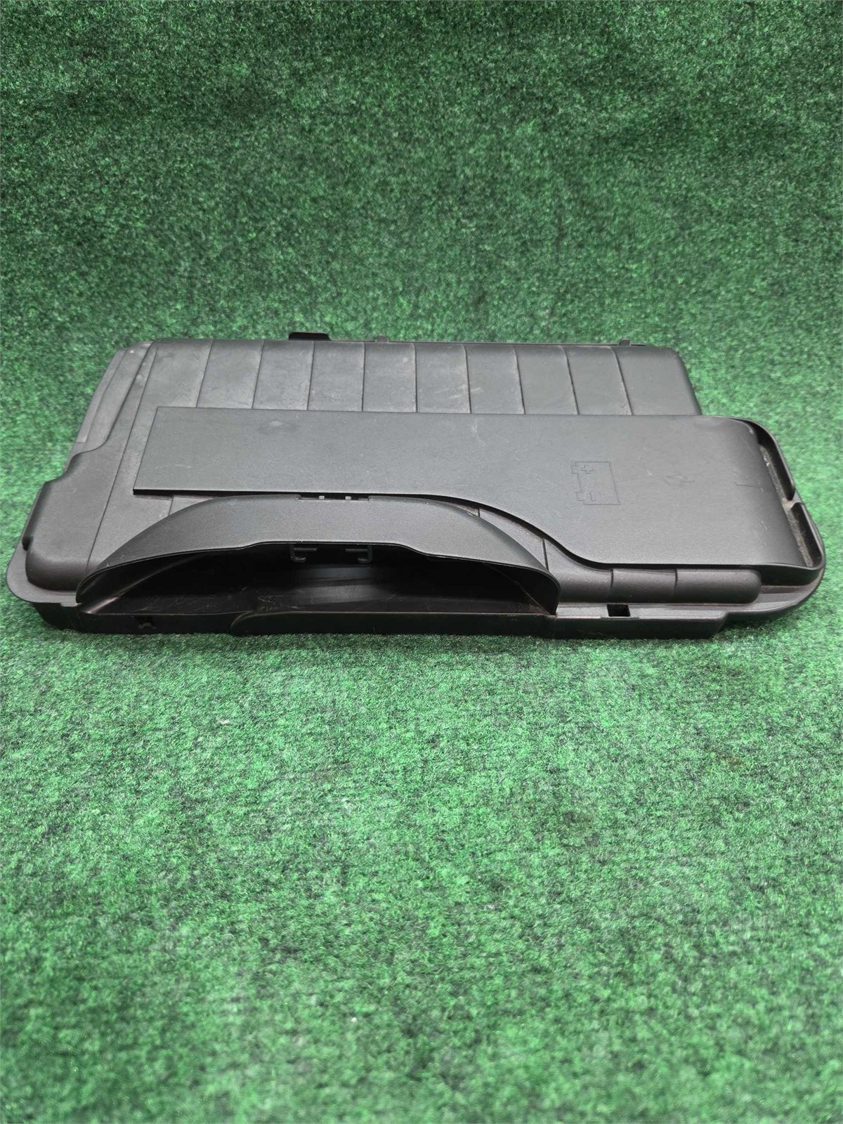 2015-2020 Mercedes Benz Gla 250 Engine Battery Top Cover Oem A2465411005