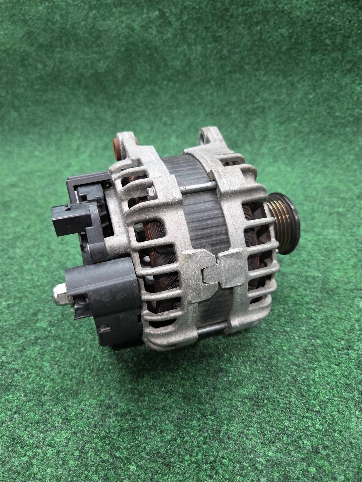 2016-2019 Mercedes Benz Glc 300 Alternator 14v/190a Bosch 49k Ml Oem A0009067703