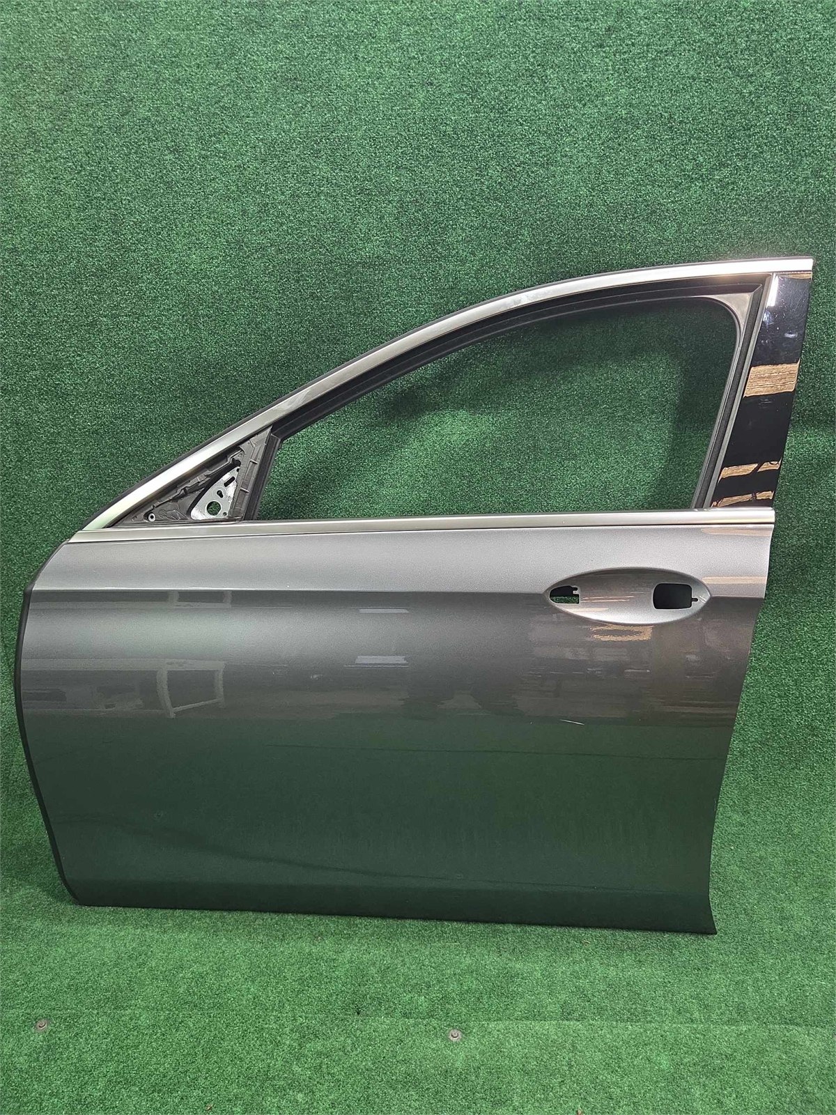 2017-2020 Mercedes Benz E300 Left Front Door Shell Gray 992 Oem A2137200105