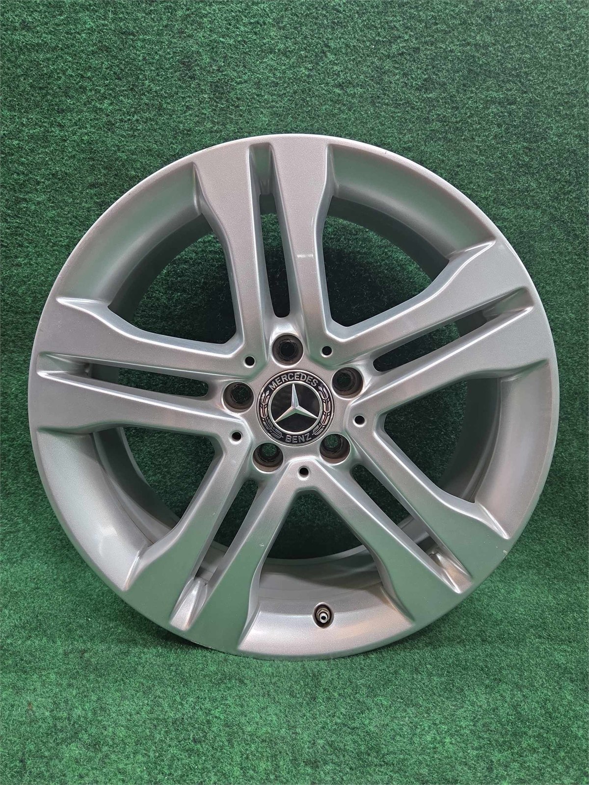 Mercedes Benz 5 Double Spoke 7jx18 Disk Wheel Oem A1564010102 / A1564011300