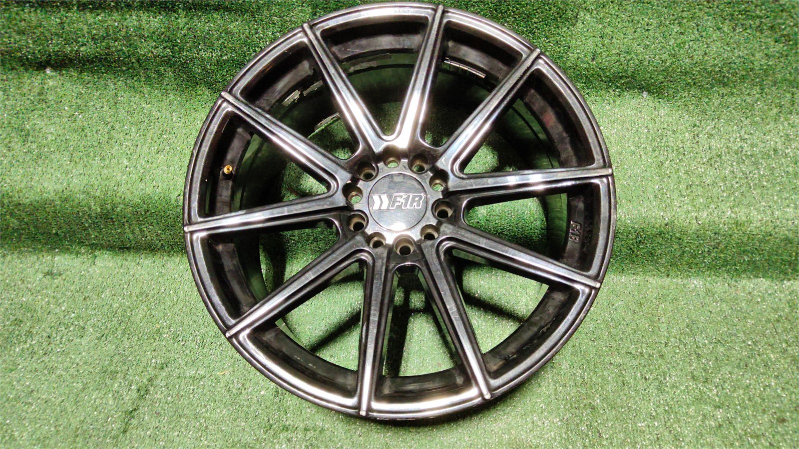 Wheel Gloss Black F1 Racing 18x8.5 10 Spoke V Spoke