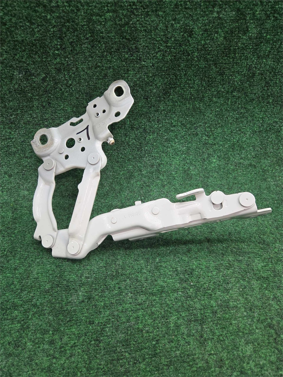 2019-2025 Bmw 330i Left Front Hood Hinge Alpine White 300 Oem 41008494431