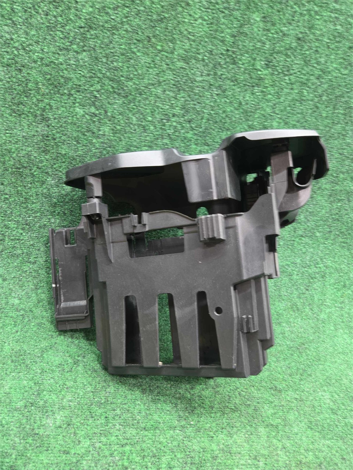 2019-2025 Bmw 330i Ecu Holder Oem 12908650888 / 12908599279