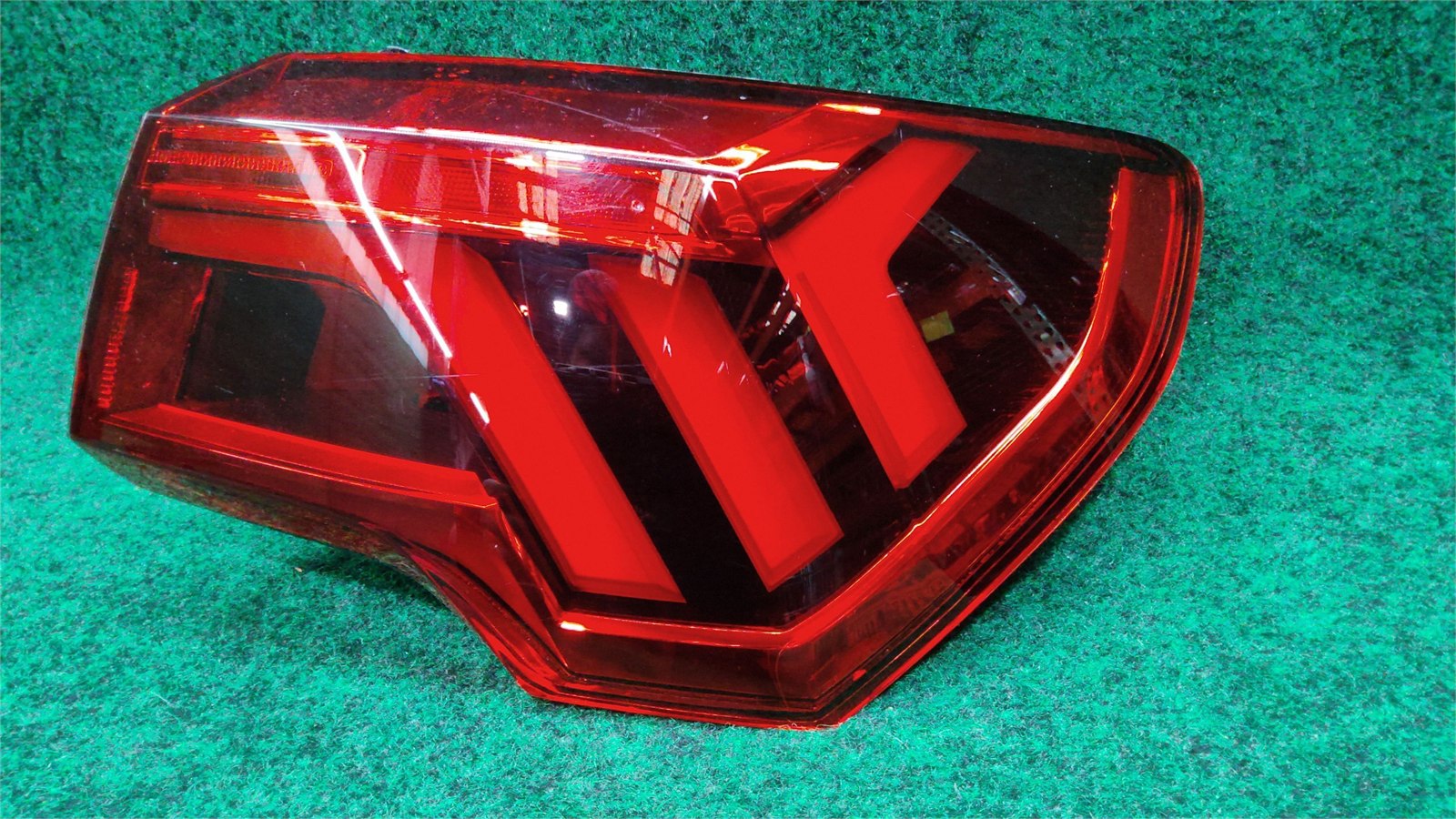 2019-2025 Audi Q3 Quattro Rear Right Tail Light Quarter Mounted Oem 83a945092a