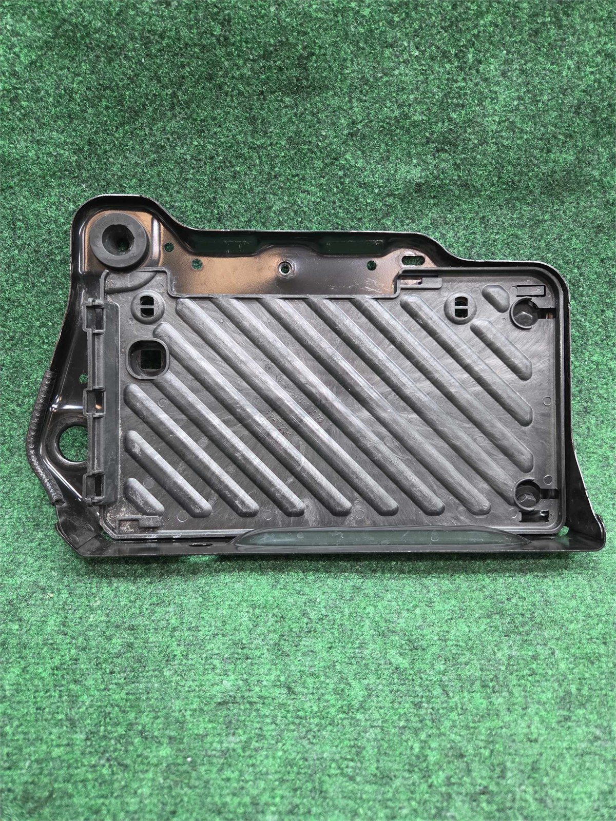 2015-2020 Mercedes Benz Gla Battery Tray Holder Oem A2466200018 / A2465460078