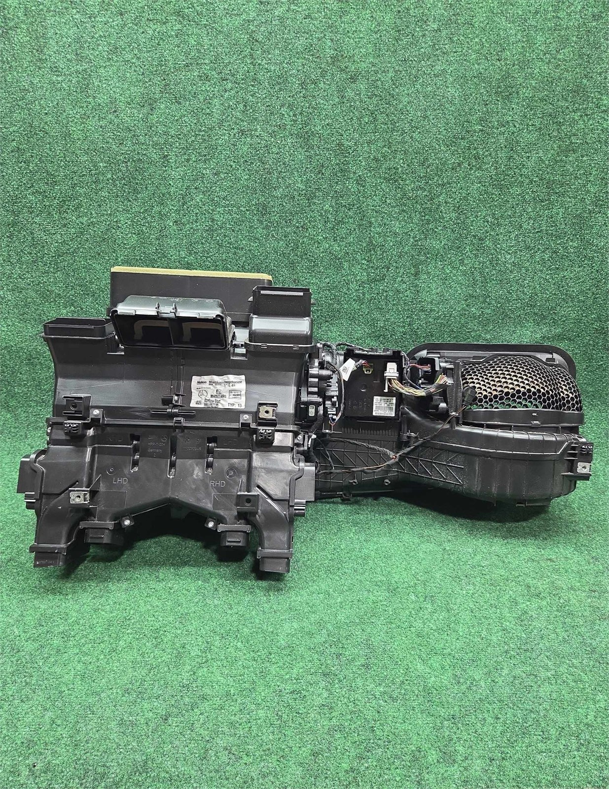 16-2019 Mercedes Glc 300 A/c Evaporator 49k Mls Oem Aa2058309304 / A2058306800