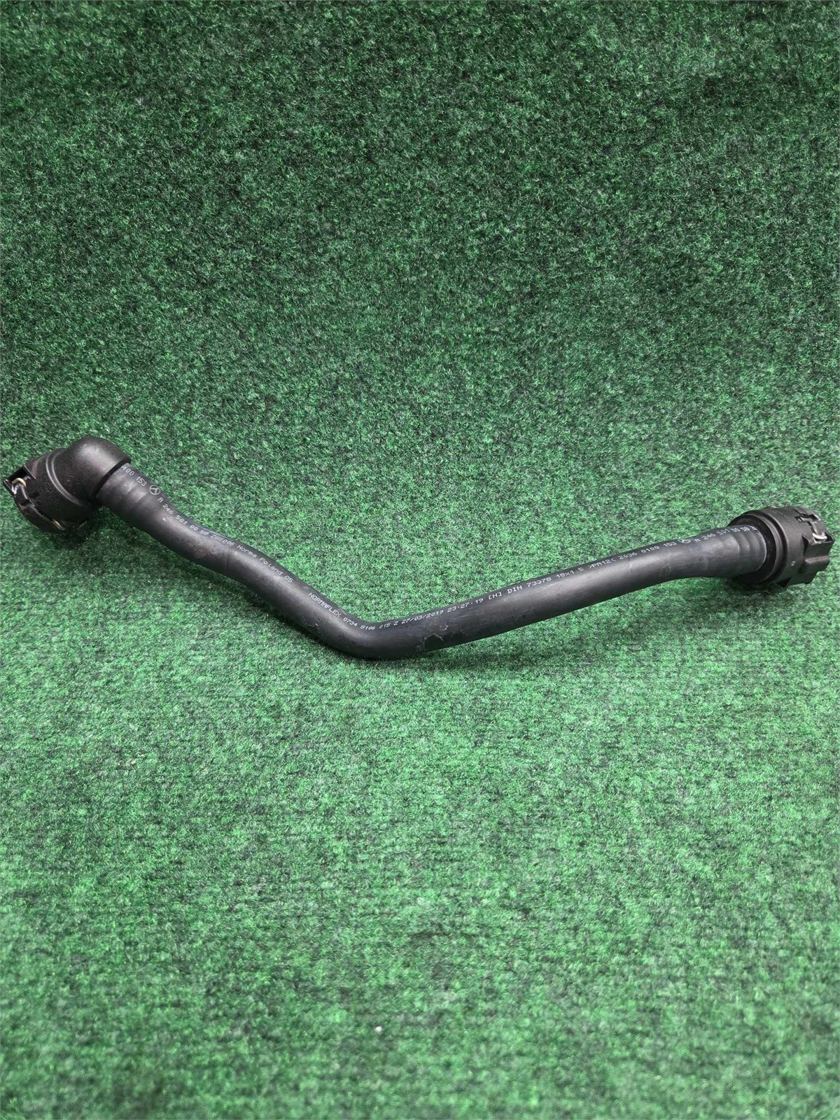 2015-2020 Mercedes Benz Gla 250 Funnel Radiator Hose Oem A2465010058