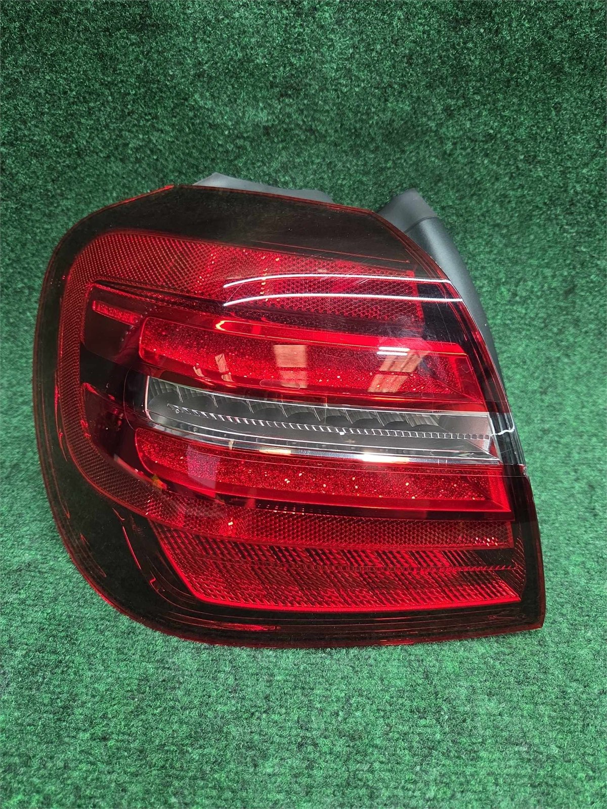 2015-2020 Mercedes Gla 250 Left Rear Quarter Tail Light Assembly Oem A1569068500
