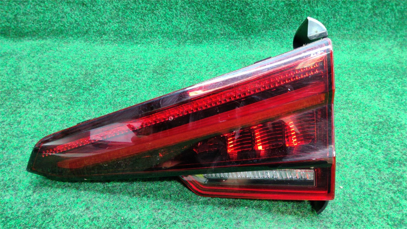 2017-2019 Audi A4 Quattro Right Lid Mount Tail Light Assembly Oem 8w5945094d