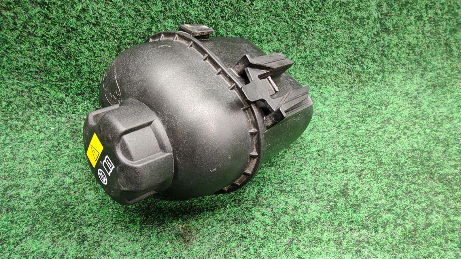2018-2024 Bmw X3 Intercooler Coolant Expansion Tank Oem 17138610661
