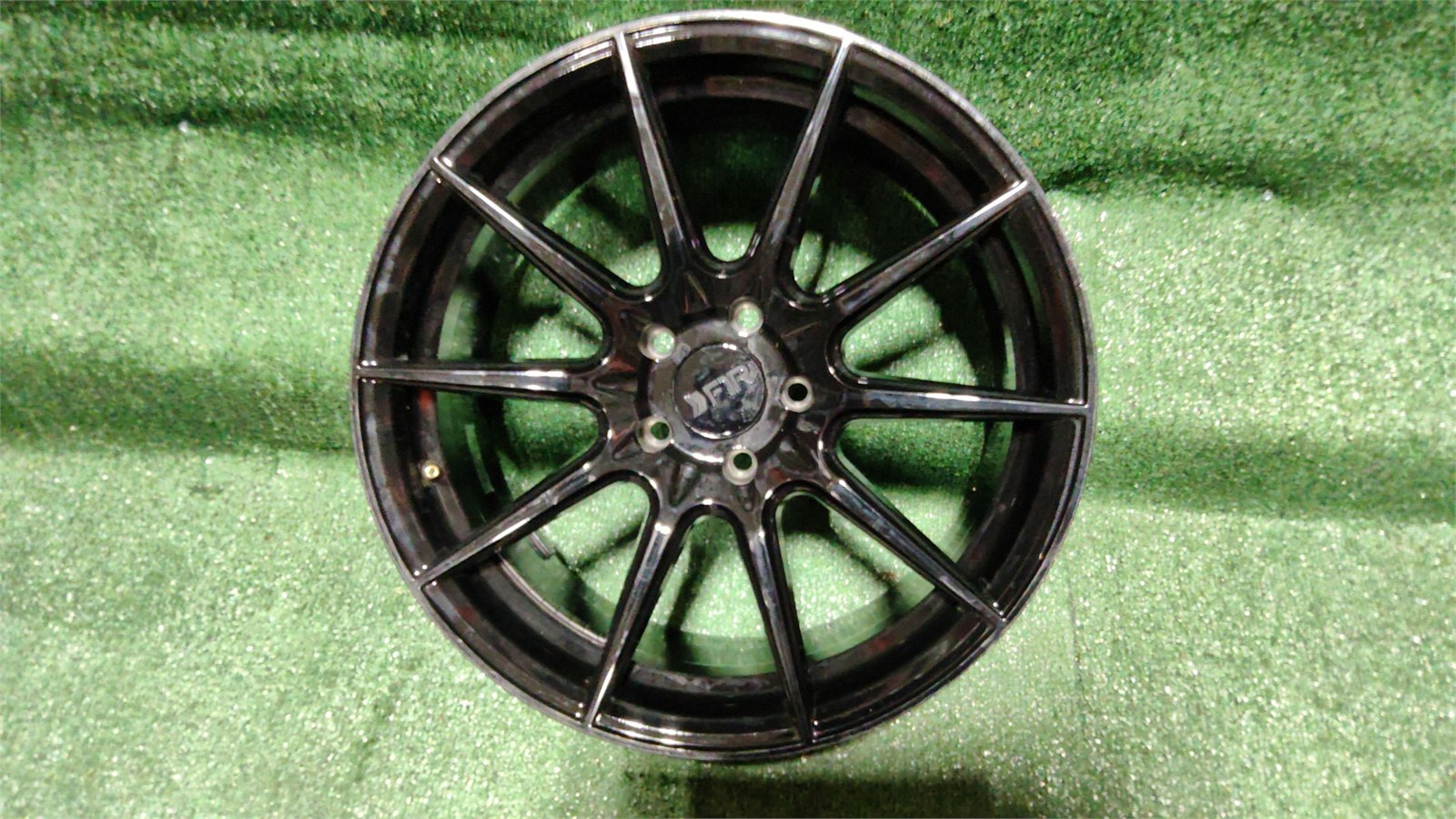 Wheel Gloss Black F1 Racing 18x8.5 10 Spoke V Spoke